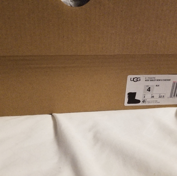 Bailey Bow II Checker - Picture 4 of 8